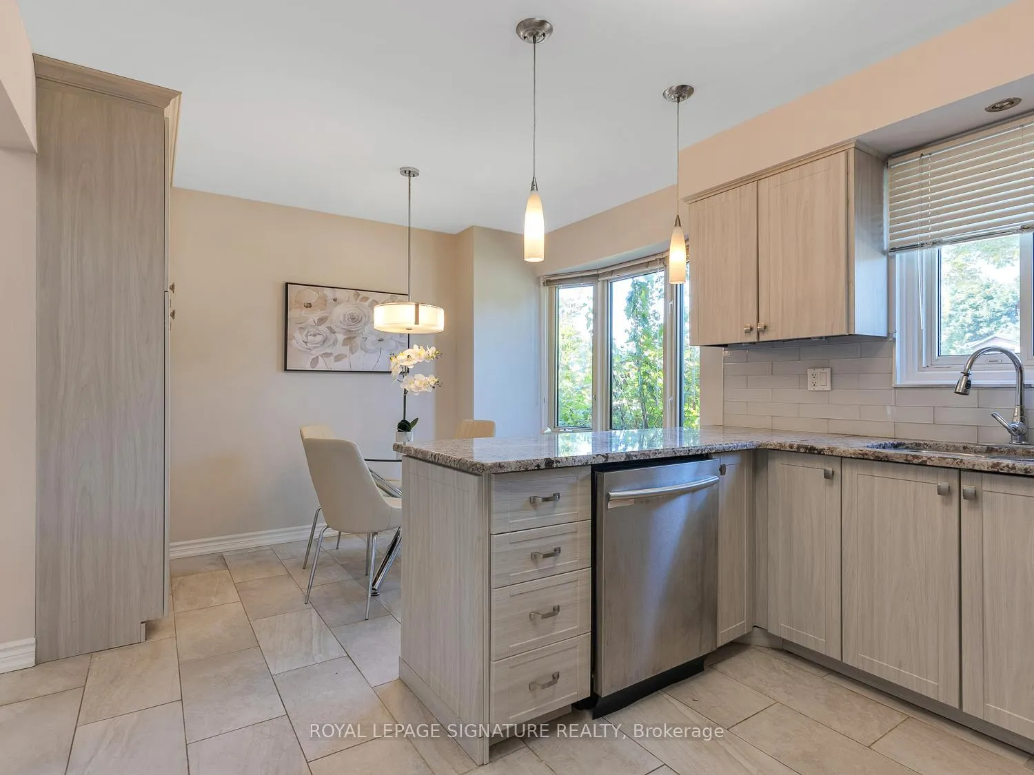 Photo 13 of 2 Durie Lane, Markham, Aileen-Willowbrook — HOMEH