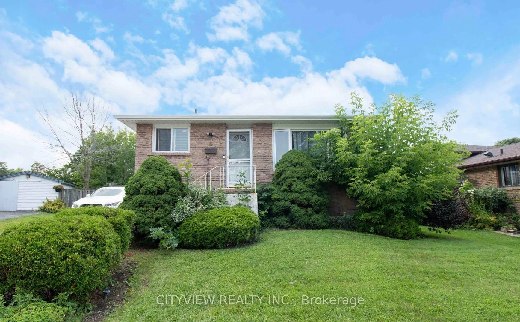 Photo 1 of 8 Joncaire Place, Hamilton, Stoney Creek Mountain — HOMEH