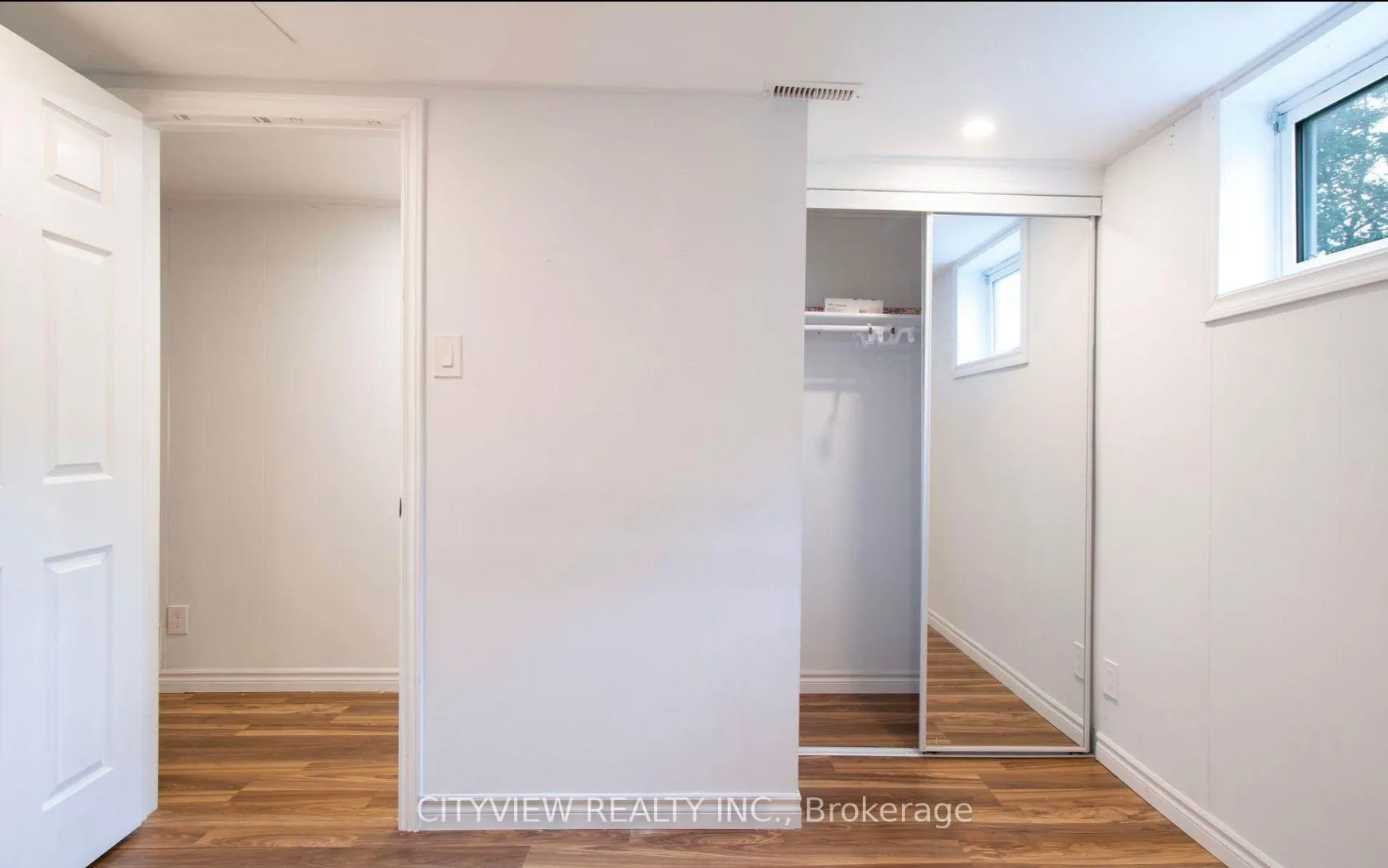 Photo 11 of 8 Joncaire Place, Hamilton, Stoney Creek Mountain — HOMEH