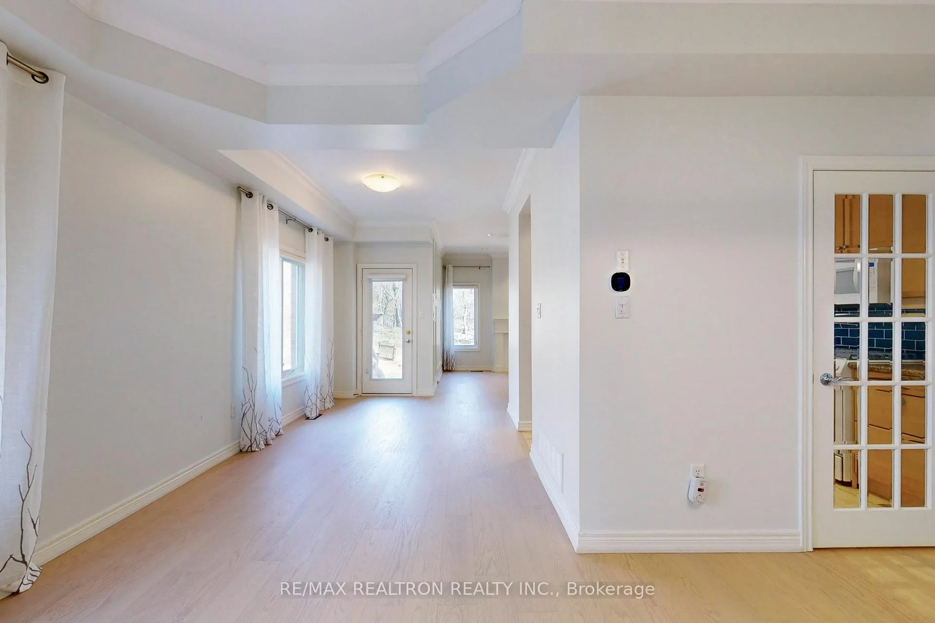 Photo 2 of 83 Gamble Glen Crescent, Richmond Hill, Westbrook — HOMEH