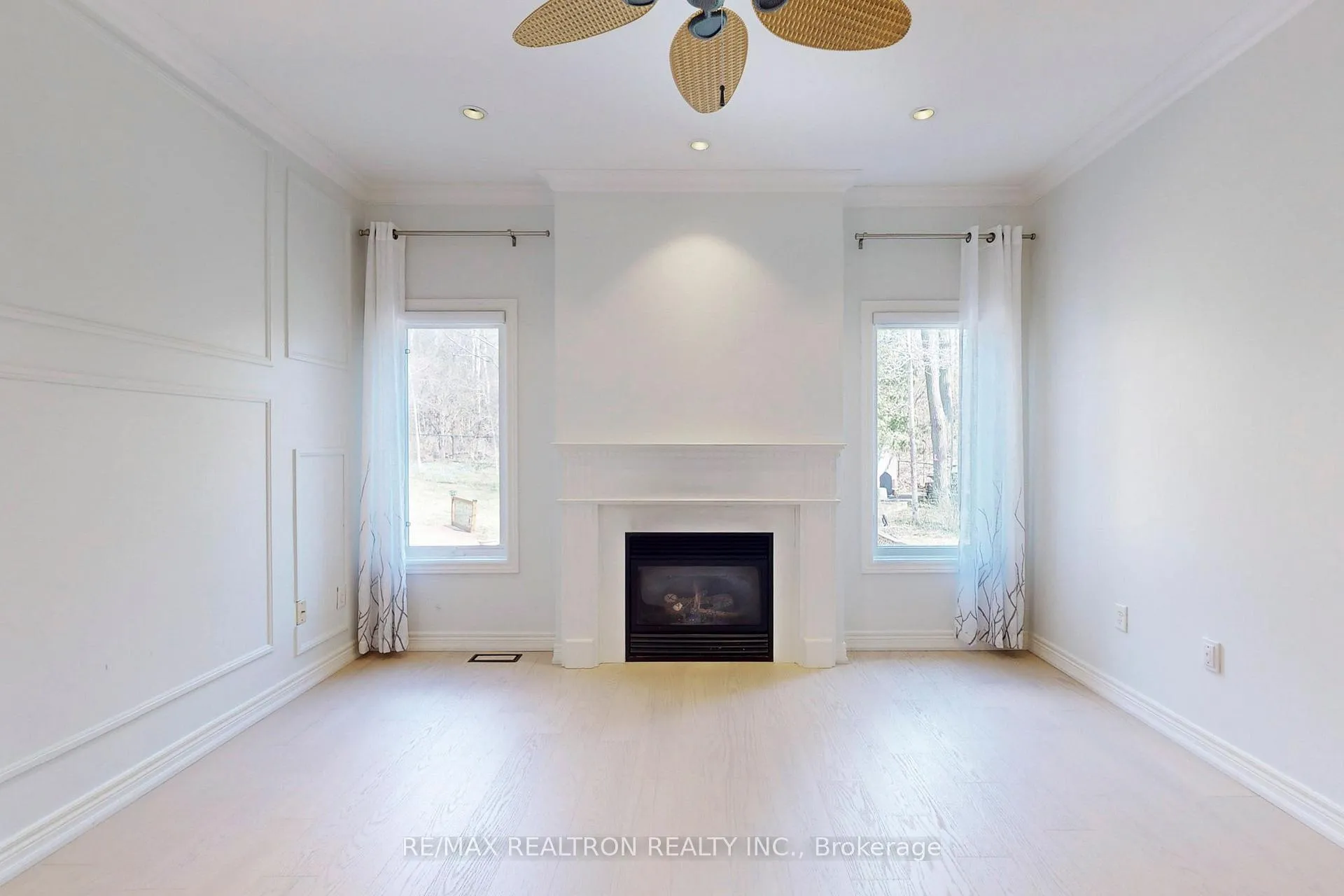 Photo 4 of 83 Gamble Glen Crescent, Richmond Hill, Westbrook — HOMEH