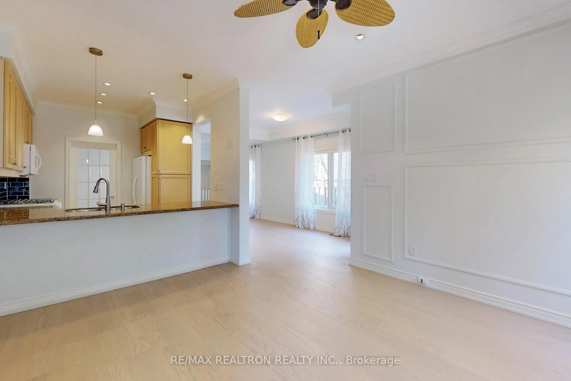 Photo 7 of 83 Gamble Glen Crescent, Richmond Hill, Westbrook — HOMEH