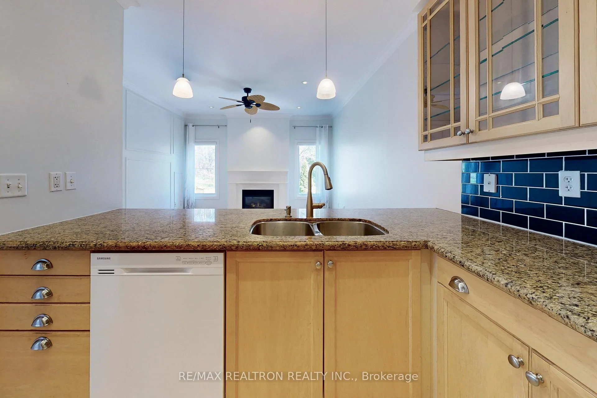 Photo 8 of 83 Gamble Glen Crescent, Richmond Hill, Westbrook — HOMEH
