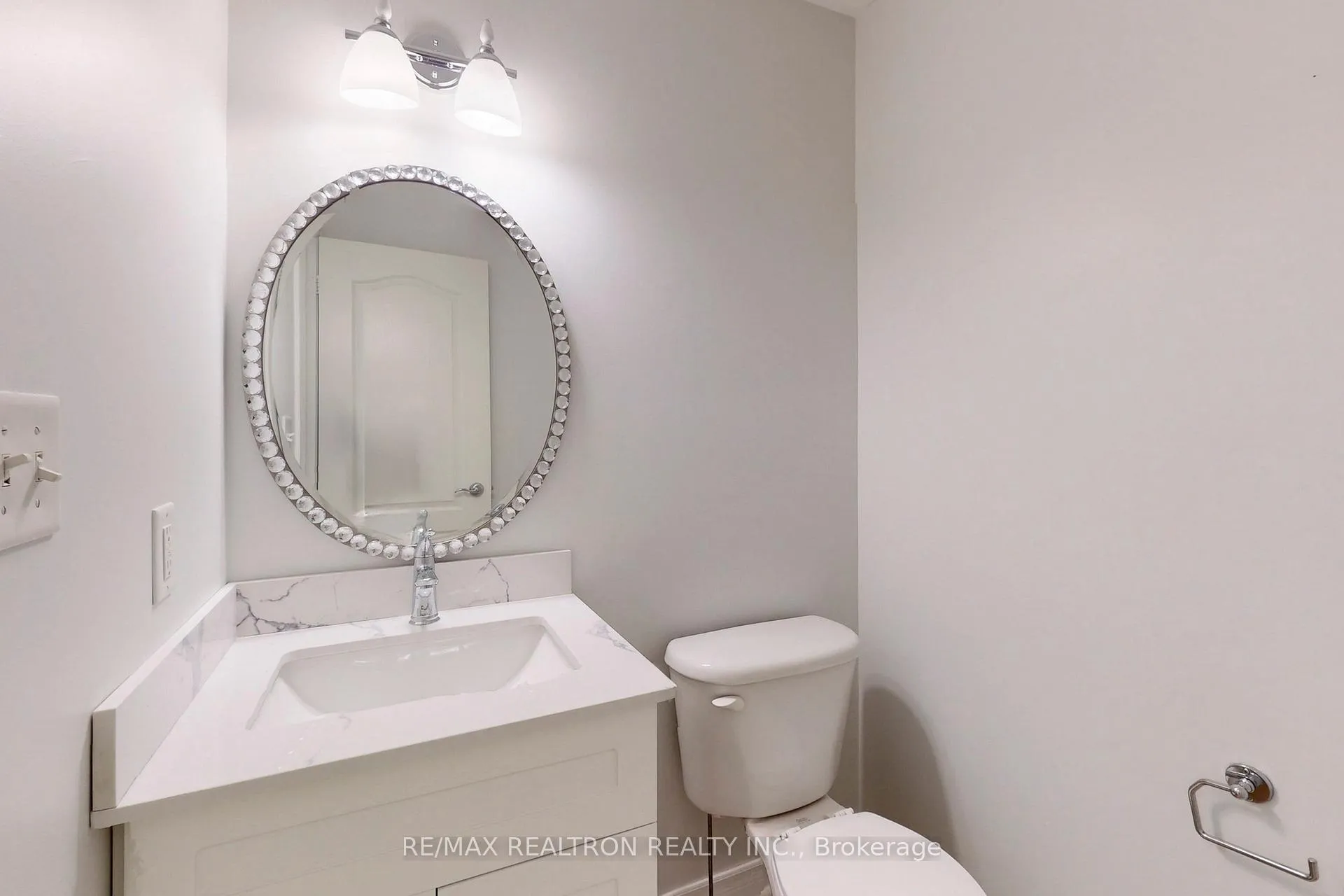 Photo 14 of 83 Gamble Glen Crescent, Richmond Hill, Westbrook — HOMEH