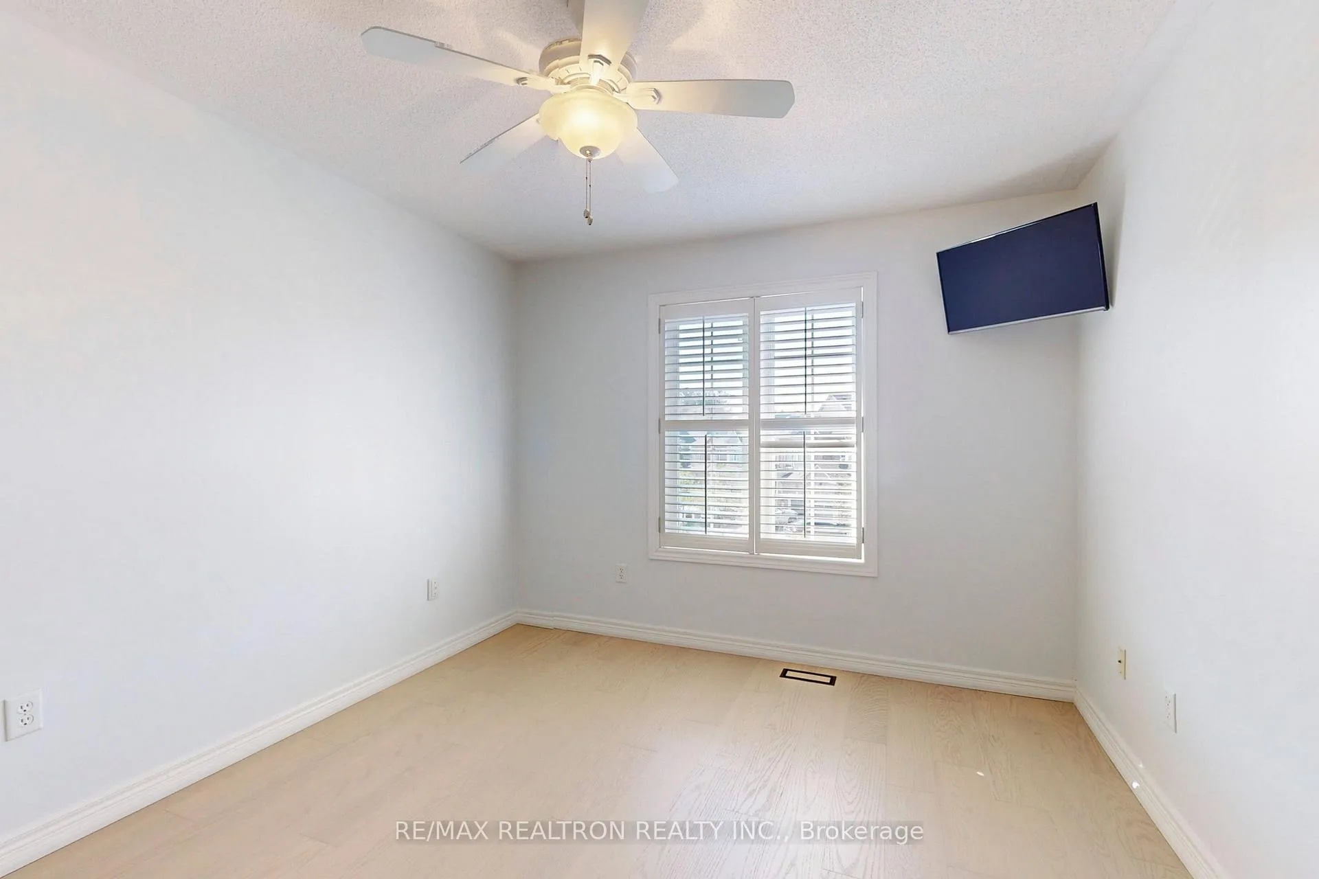 Photo 22 of 83 Gamble Glen Crescent, Richmond Hill, Westbrook — HOMEH