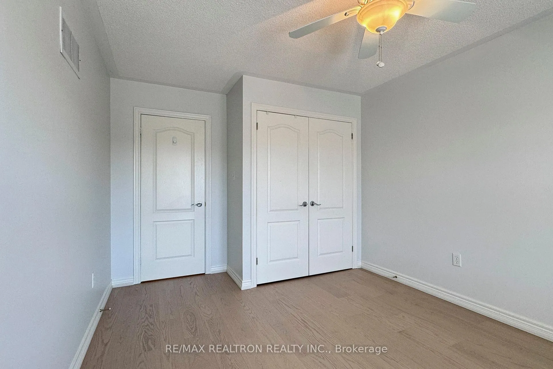 Photo 23 of 83 Gamble Glen Crescent, Richmond Hill, Westbrook — HOMEH
