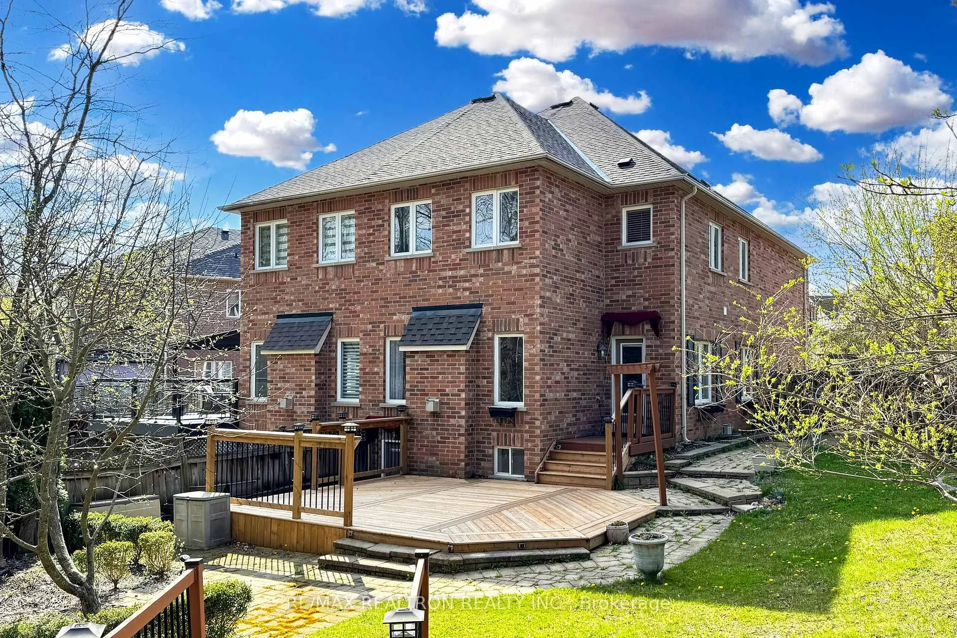 Photo 26 of 83 Gamble Glen Crescent, Richmond Hill, Westbrook — HOMEH