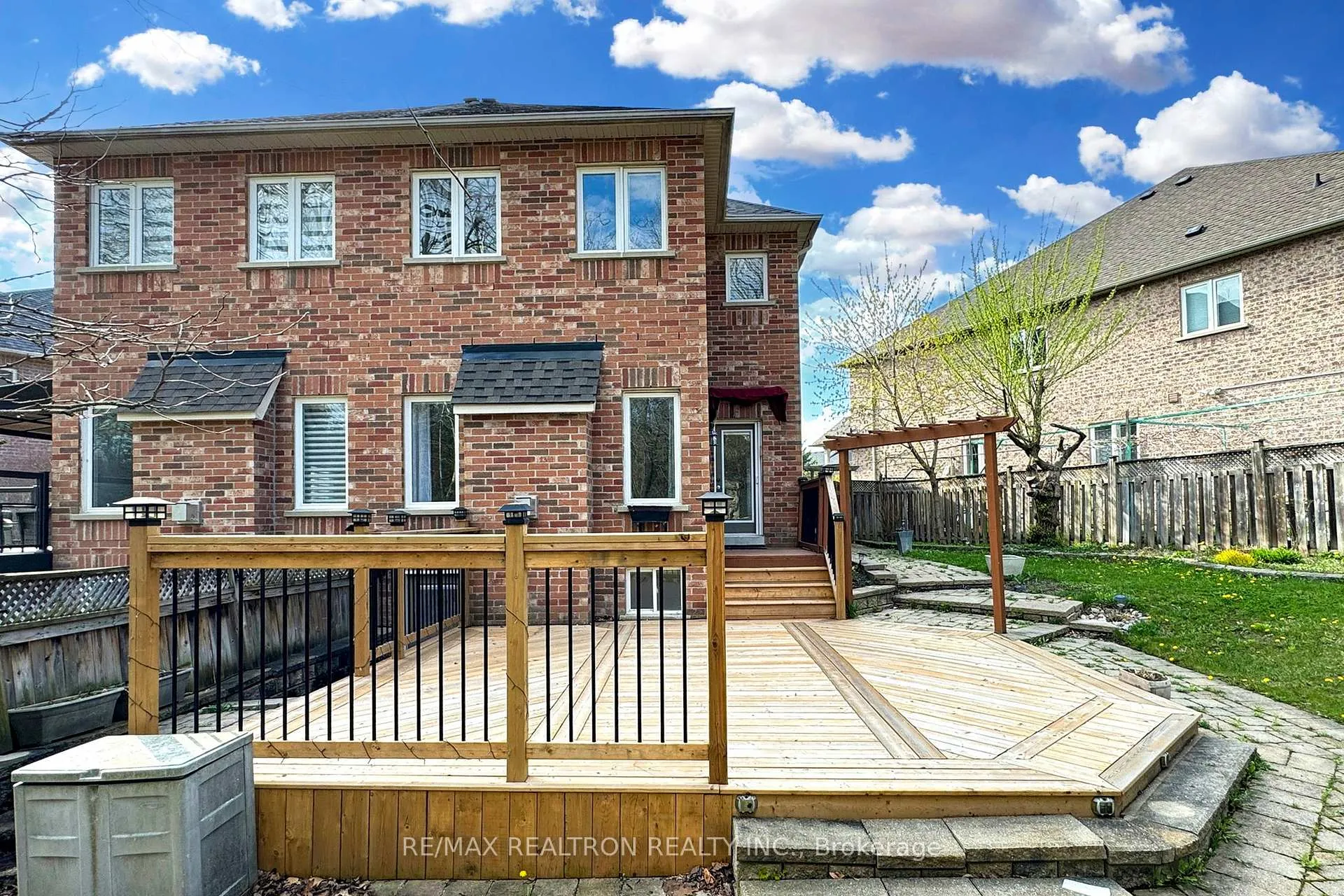 Photo 27 of 83 Gamble Glen Crescent, Richmond Hill, Westbrook — HOMEH