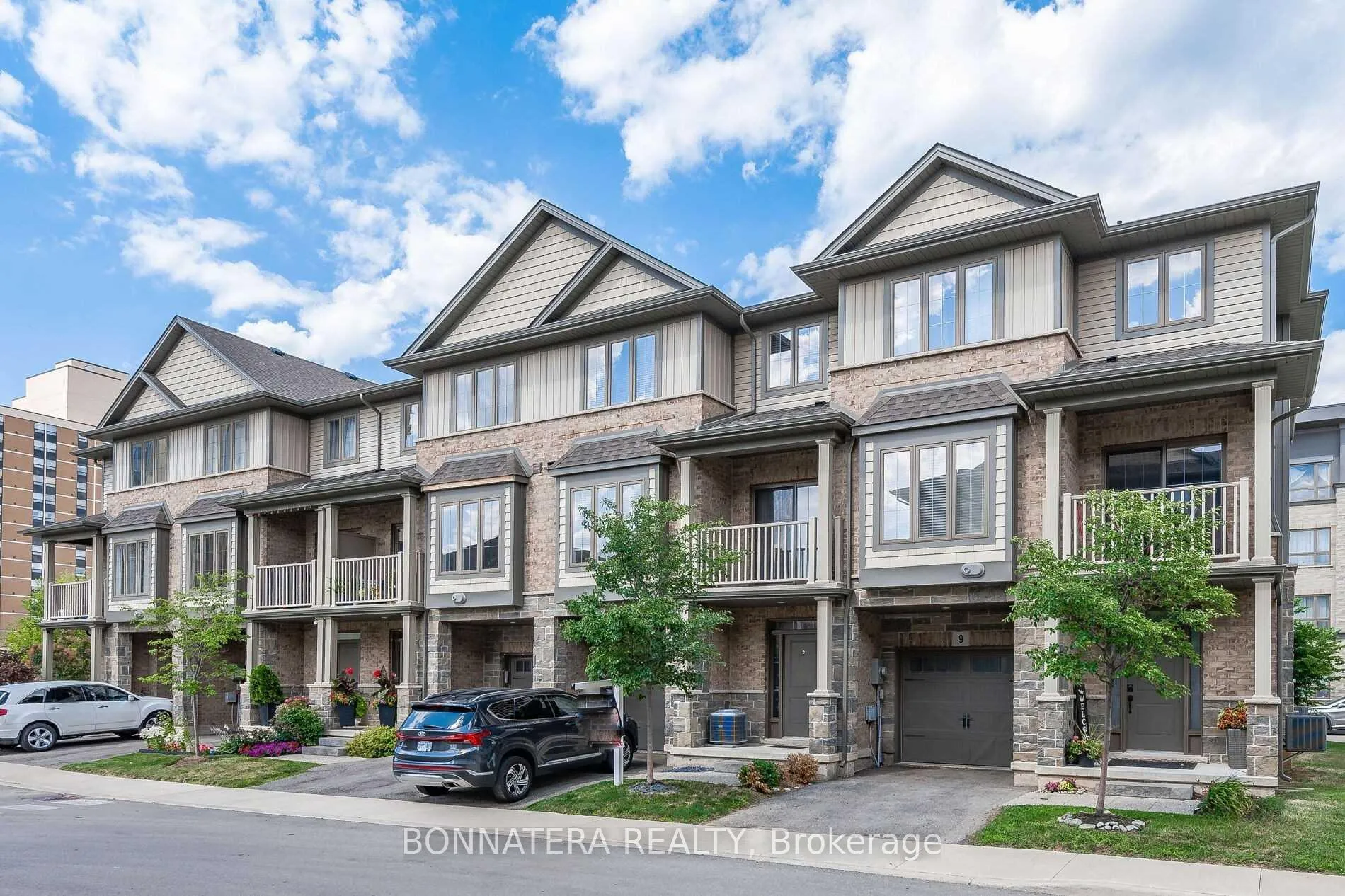 Photo 1 of 7 Lakefront Drive, Hamilton, Stoney Creek — HOMEH