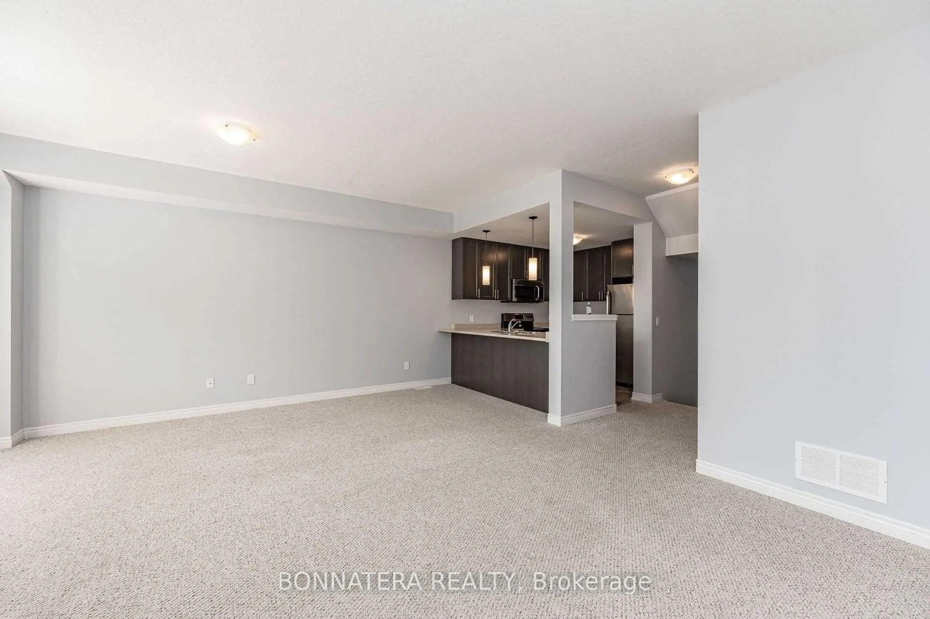 Photo 6 of 7 Lakefront Drive, Hamilton, Stoney Creek — HOMEH