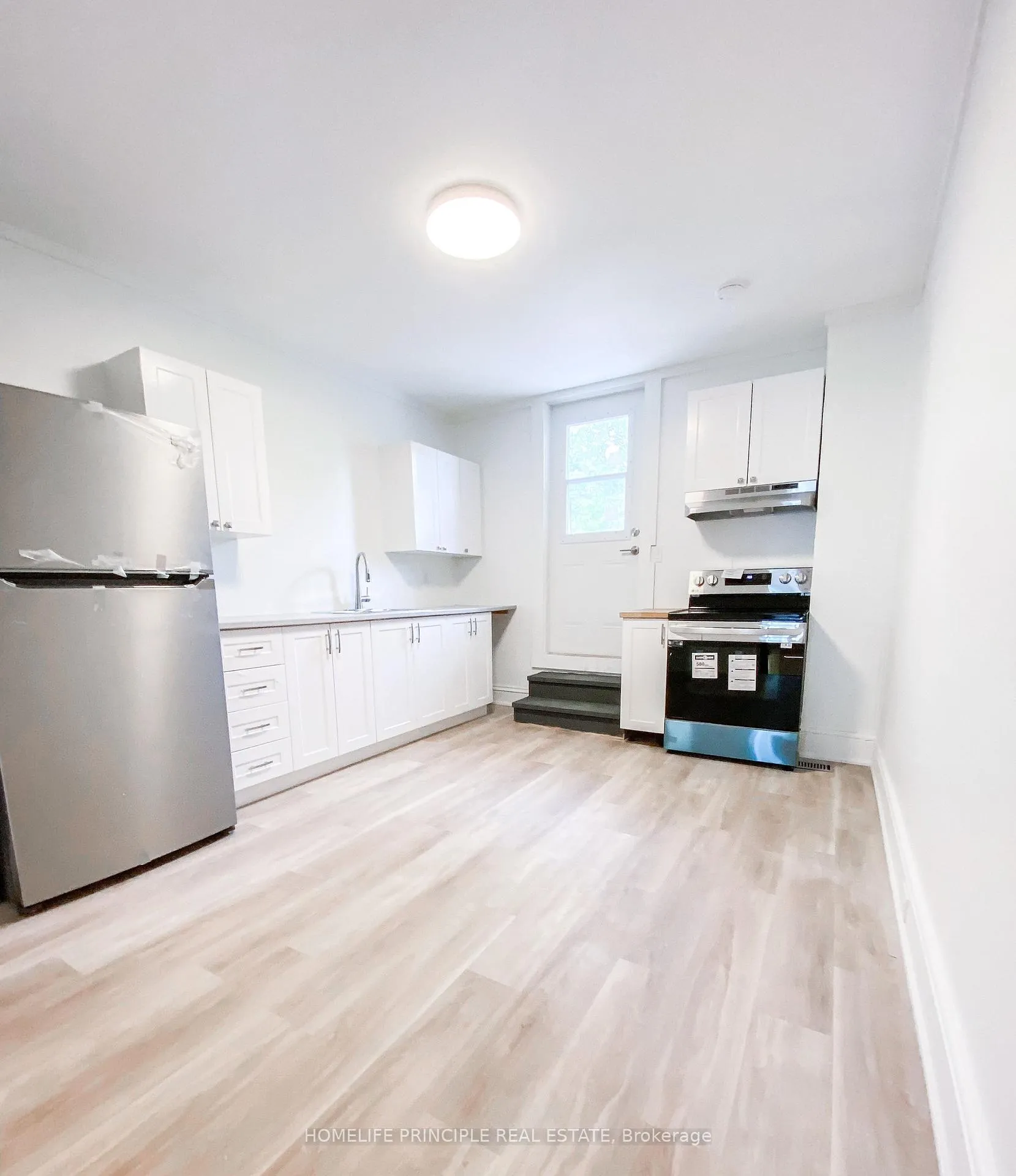 Photo 3 of Unit Upper, 189 Bayfield Street, Barrie, Bayfield — HOMEH