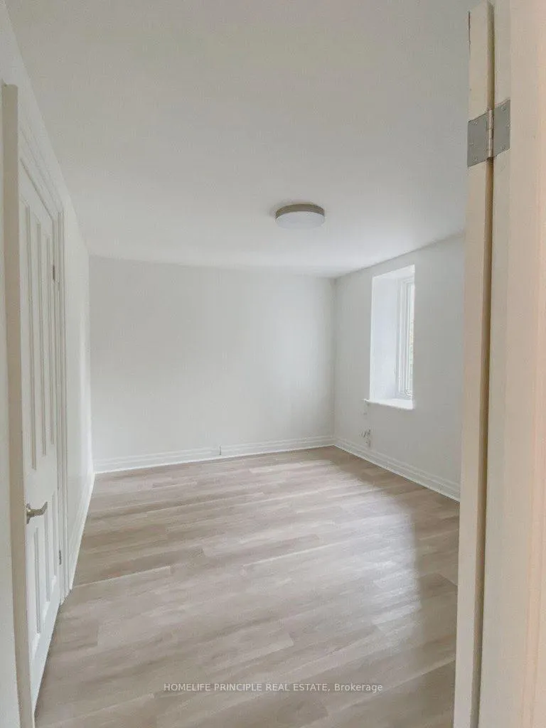 Photo 5 of Unit Upper, 189 Bayfield Street, Barrie, Bayfield — HOMEH