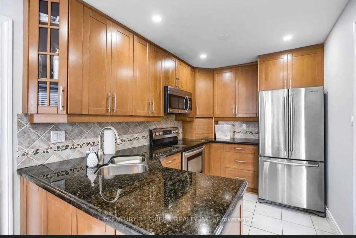 Photo 7 of 29 Corkett Drive, Brampton, Northwood Park — HOMEH
