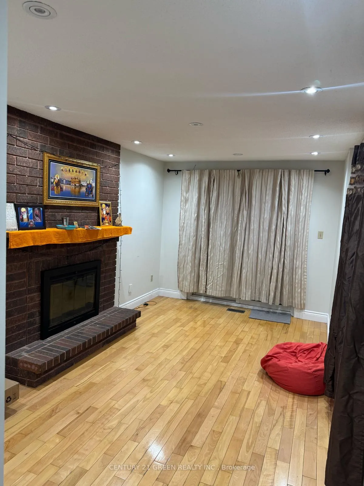 Photo 10 of 29 Corkett Drive, Brampton, Northwood Park — HOMEH