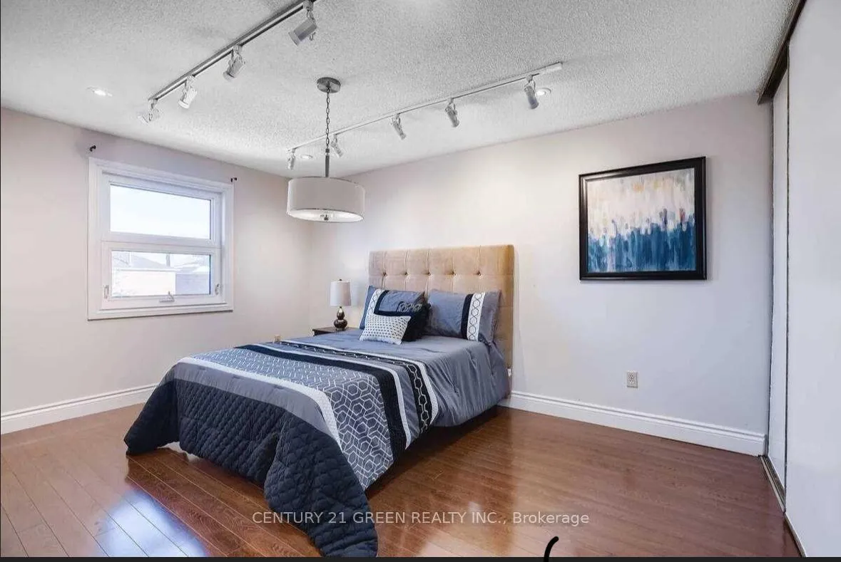 Photo 12 of 29 Corkett Drive, Brampton, Northwood Park — HOMEH