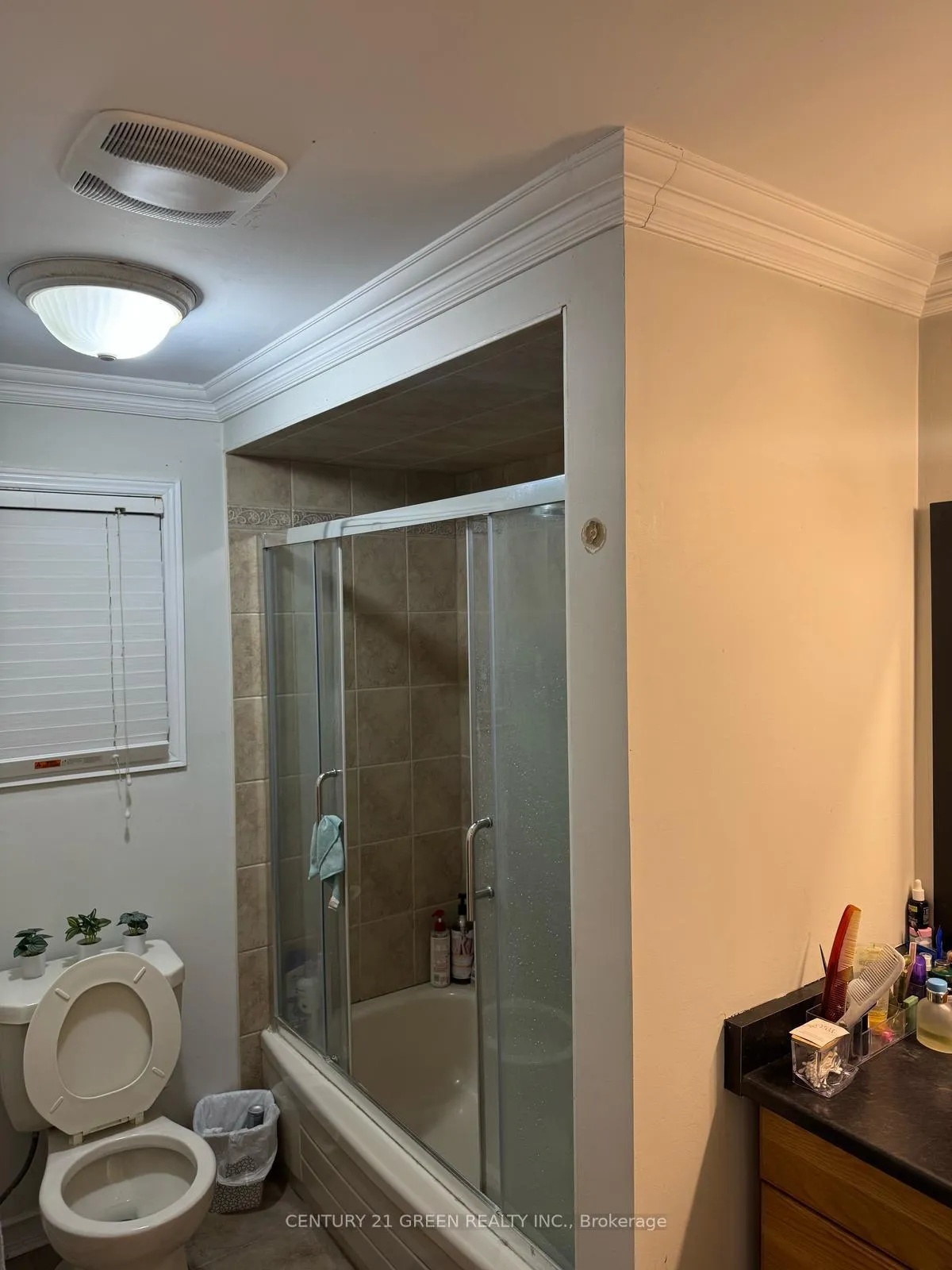 Photo 17 of 29 Corkett Drive, Brampton, Northwood Park — HOMEH