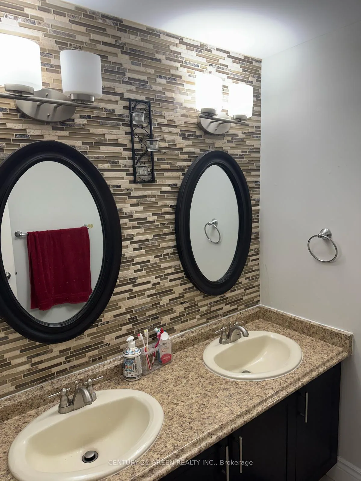 Photo 18 of 29 Corkett Drive, Brampton, Northwood Park — HOMEH