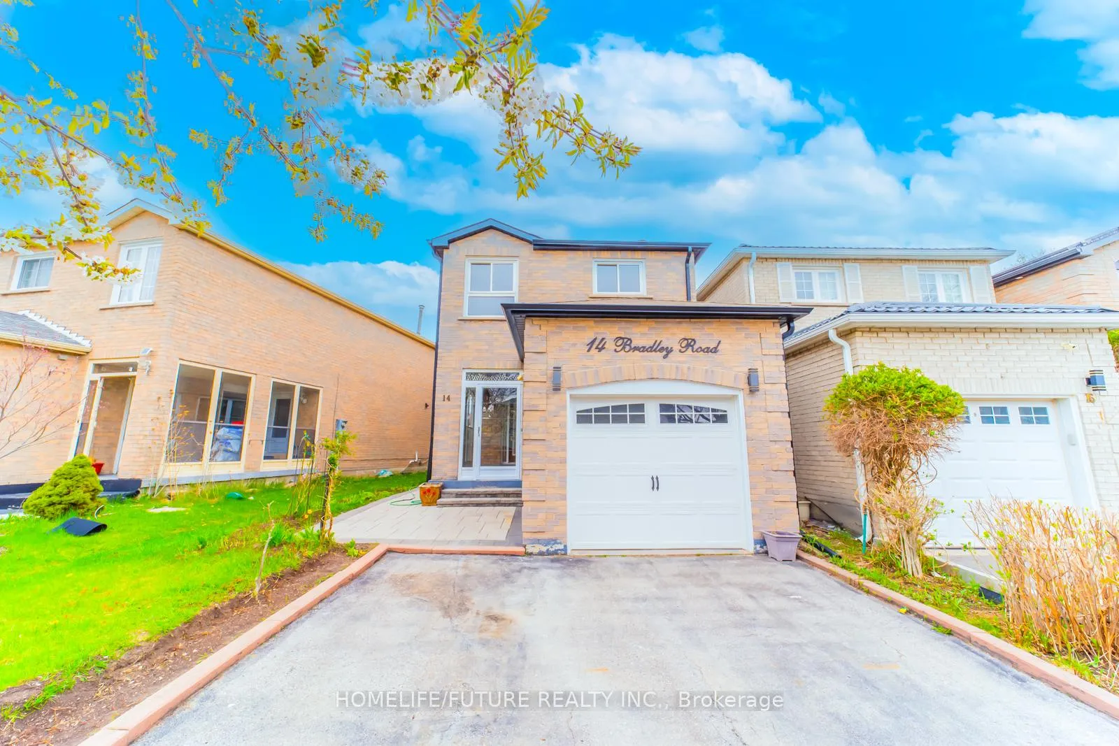 Photo 2 of 14 Bradley Road, Markham, Milliken Mills East — HOMEH