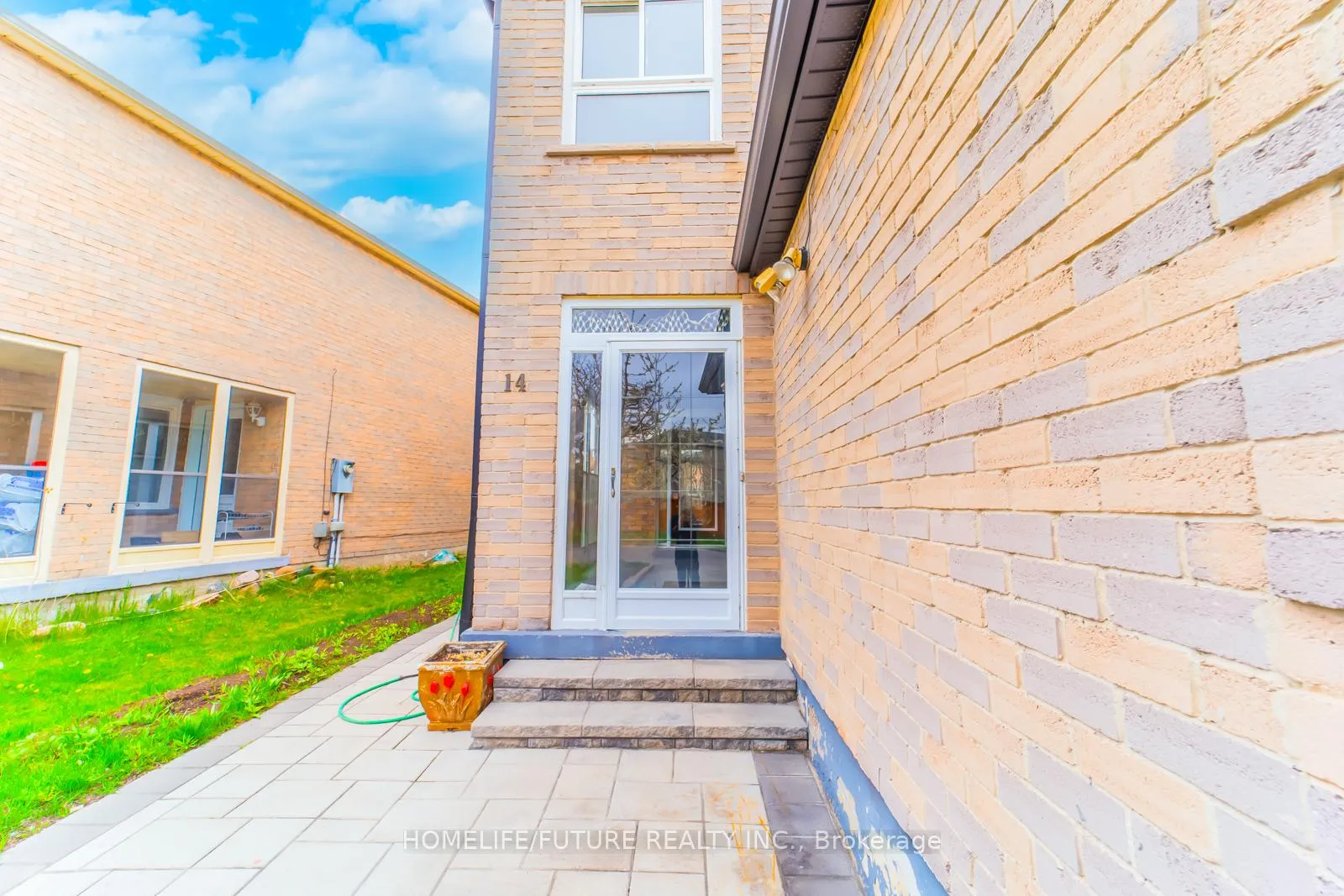 Photo 4 of 14 Bradley Road, Markham, Milliken Mills East — HOMEH