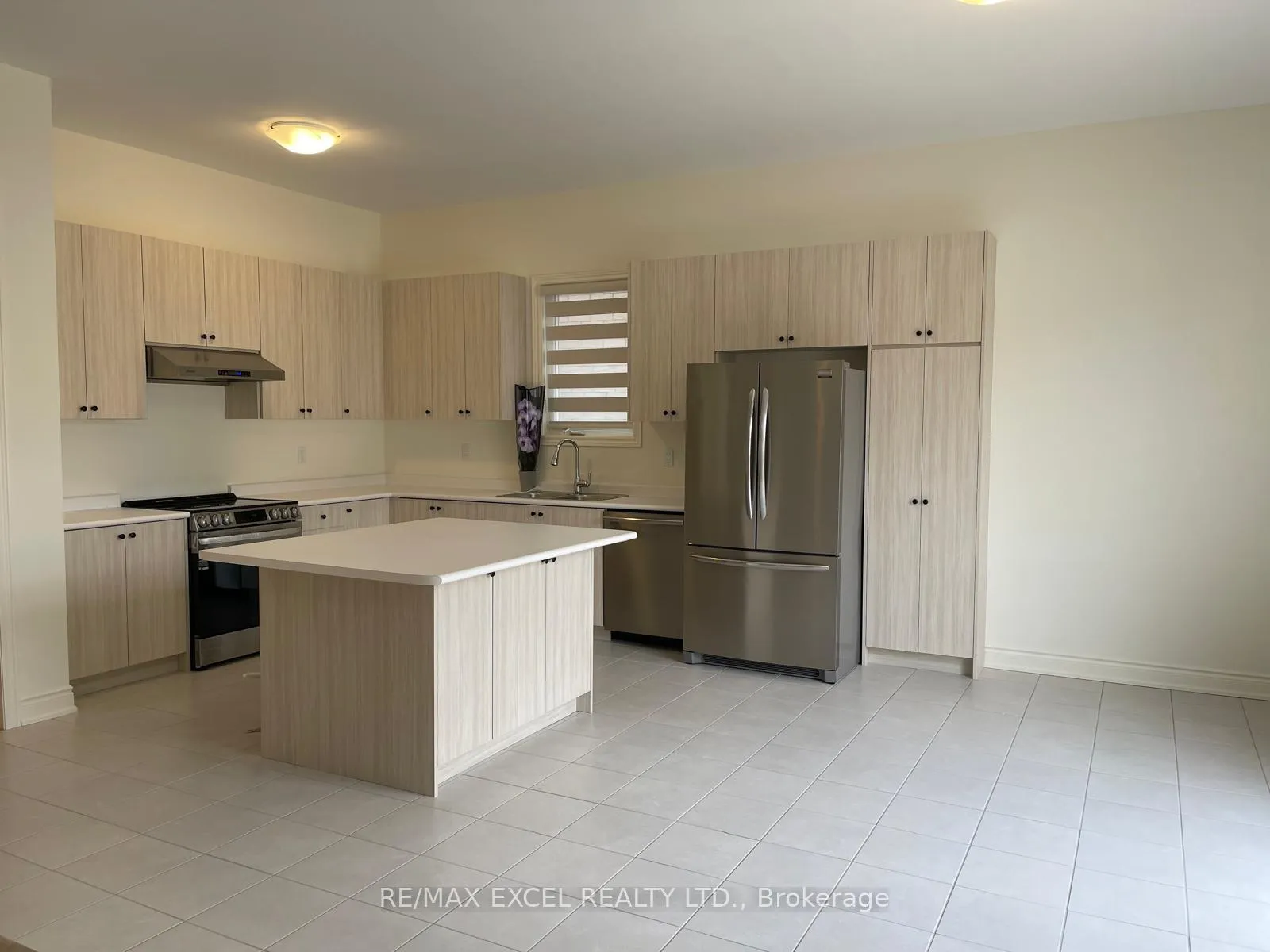 Photo 2 of 2206 Cayenne Street, Oshawa, Kedron — HOMEH