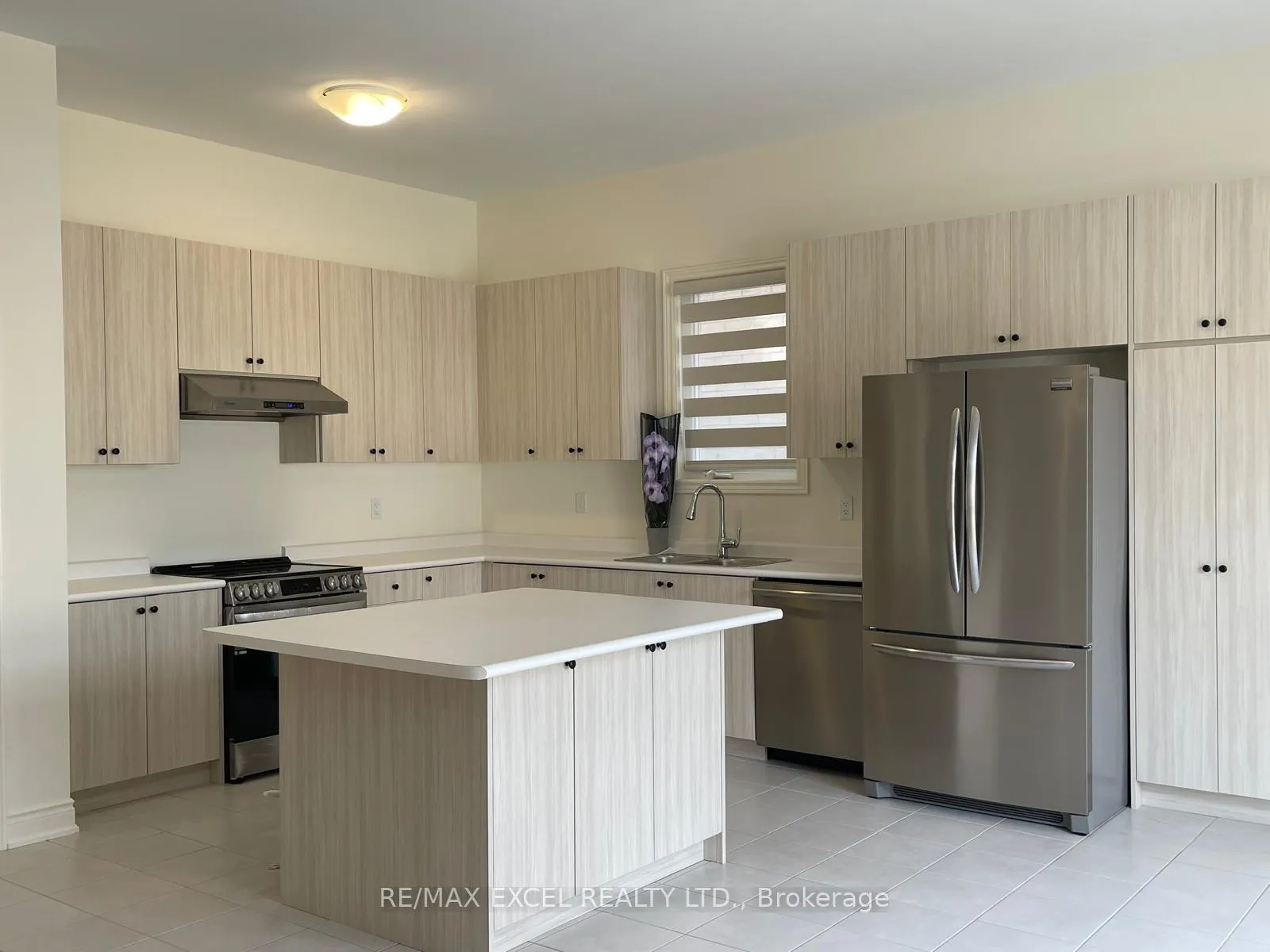 Photo 3 of 2206 Cayenne Street, Oshawa, Kedron — HOMEH