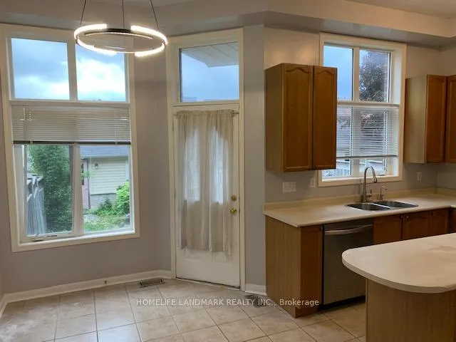 Photo 4 of 55 Cornell Park Avenue, Markham, Cornell — HOMEH