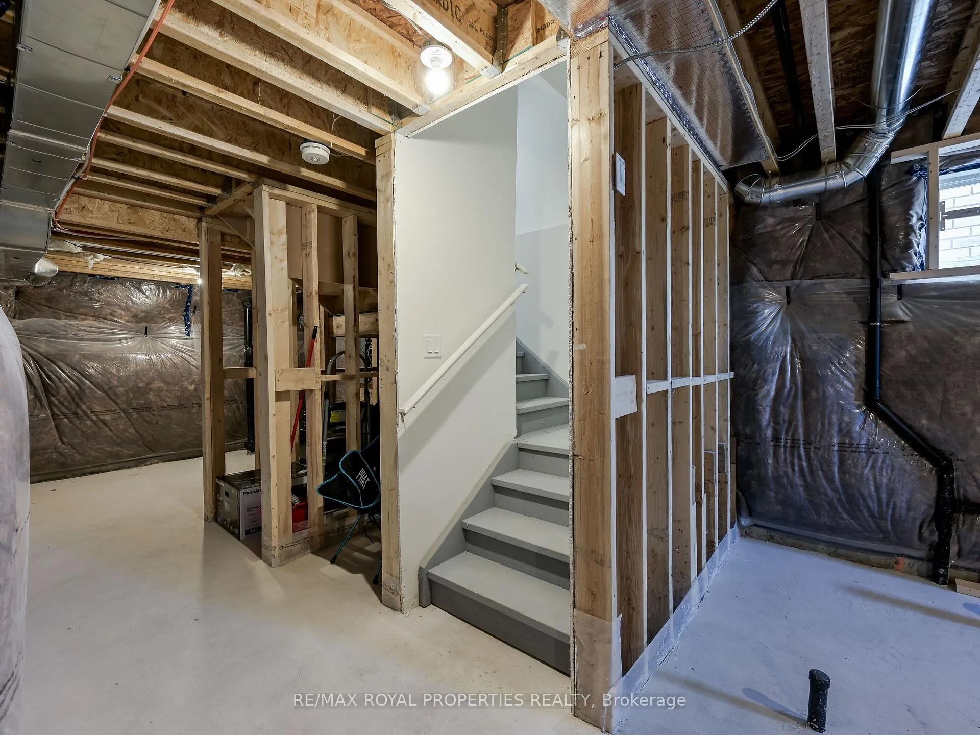 Photo 41 of 16 McBride Trail, Barrie, Rural Barrie Southeast — HOMEH