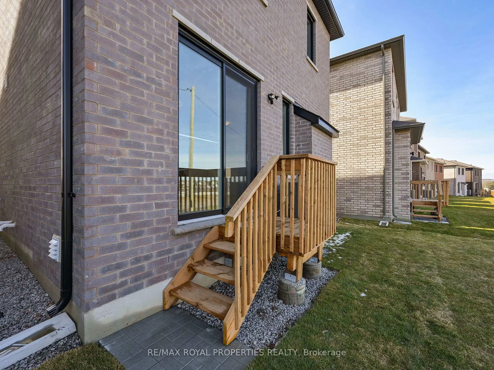Photo 47 of 16 McBride Trail, Barrie, Rural Barrie Southeast — HOMEH