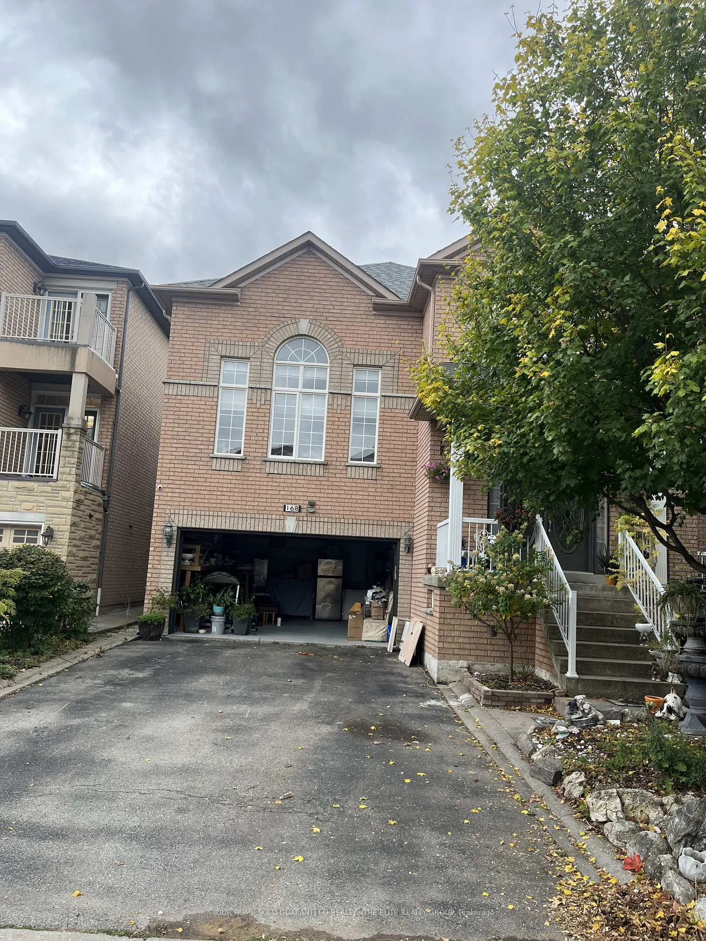 Front of 168 Sail Crescent