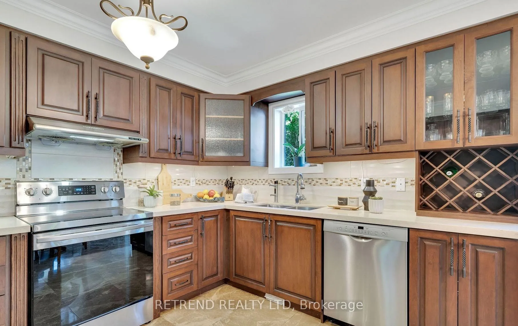 Photo 12 of 72 Monteith Crescent, Vaughan, Maple — HOMEH