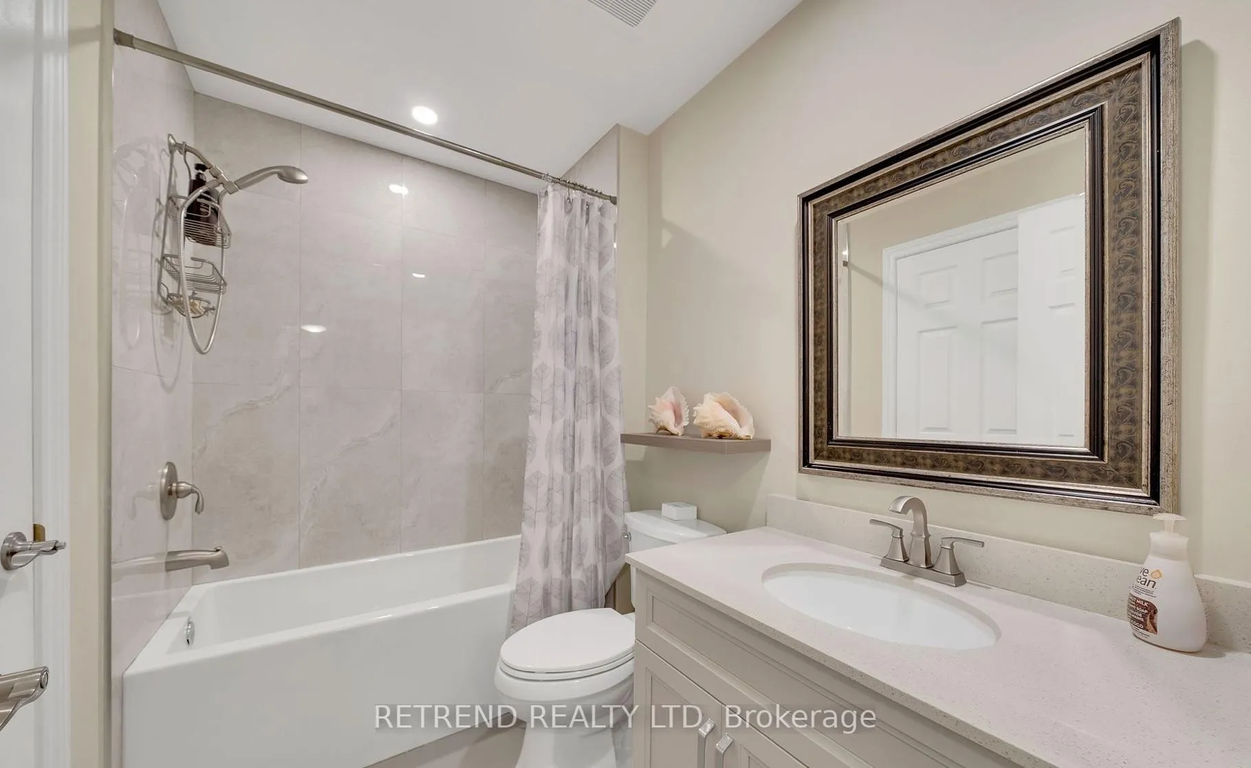 Photo 18 of 72 Monteith Crescent, Vaughan, Maple — HOMEH