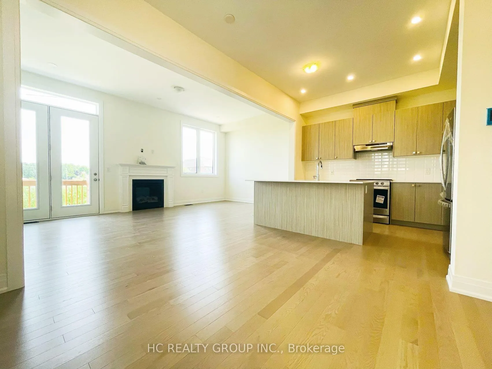 Photo 6 of 115A Bond Crescent, Richmond Hill, Oak Ridges — HOMEH