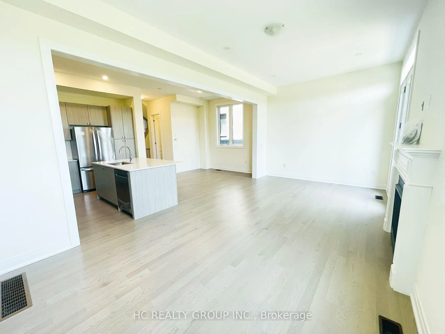 Photo 10 of 115A Bond Crescent, Richmond Hill, Oak Ridges — HOMEH