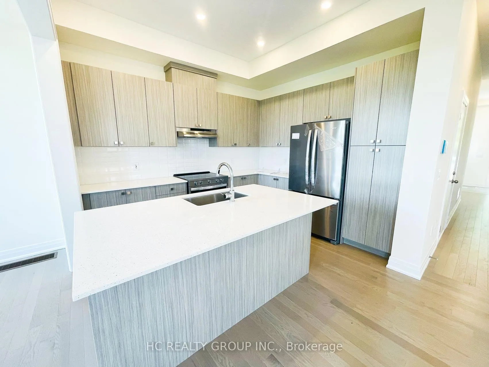Photo 11 of 115A Bond Crescent, Richmond Hill, Oak Ridges — HOMEH