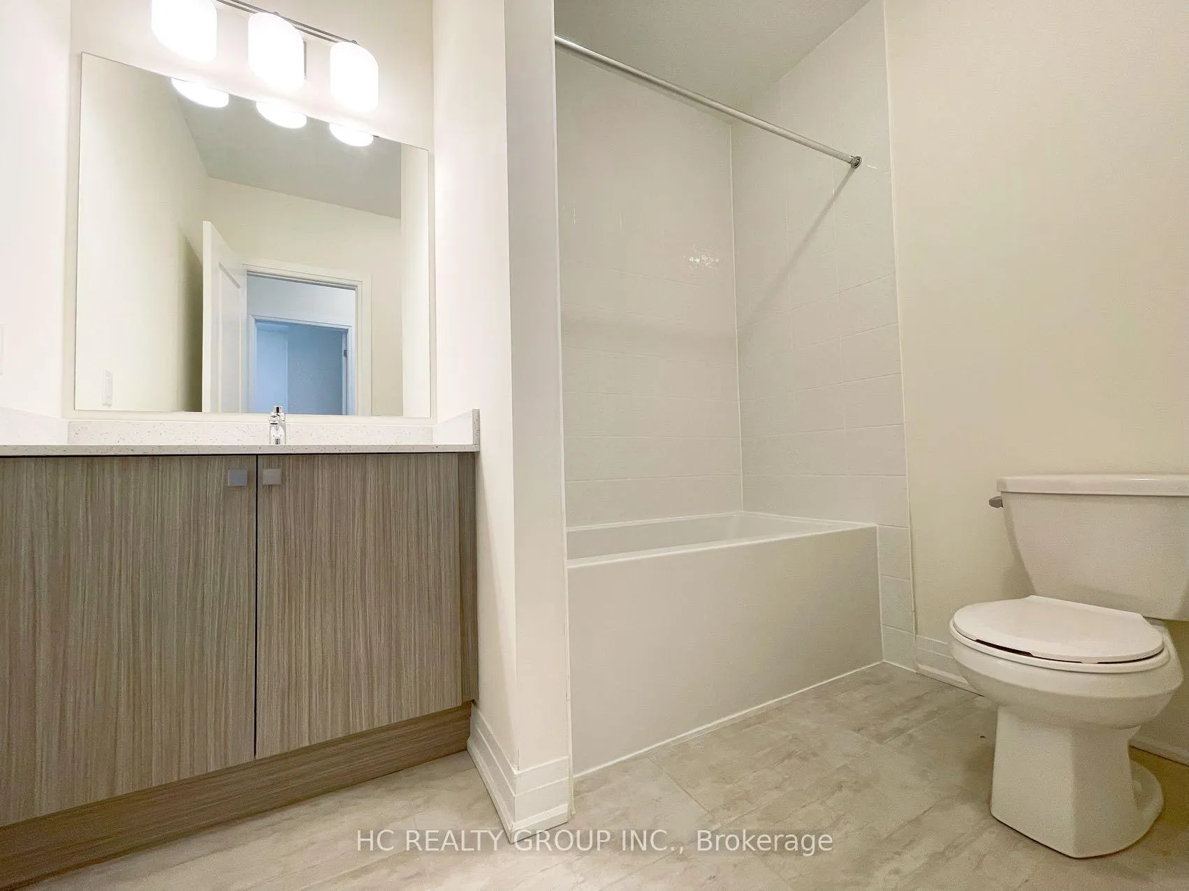Photo 14 of 115A Bond Crescent, Richmond Hill, Oak Ridges — HOMEH
