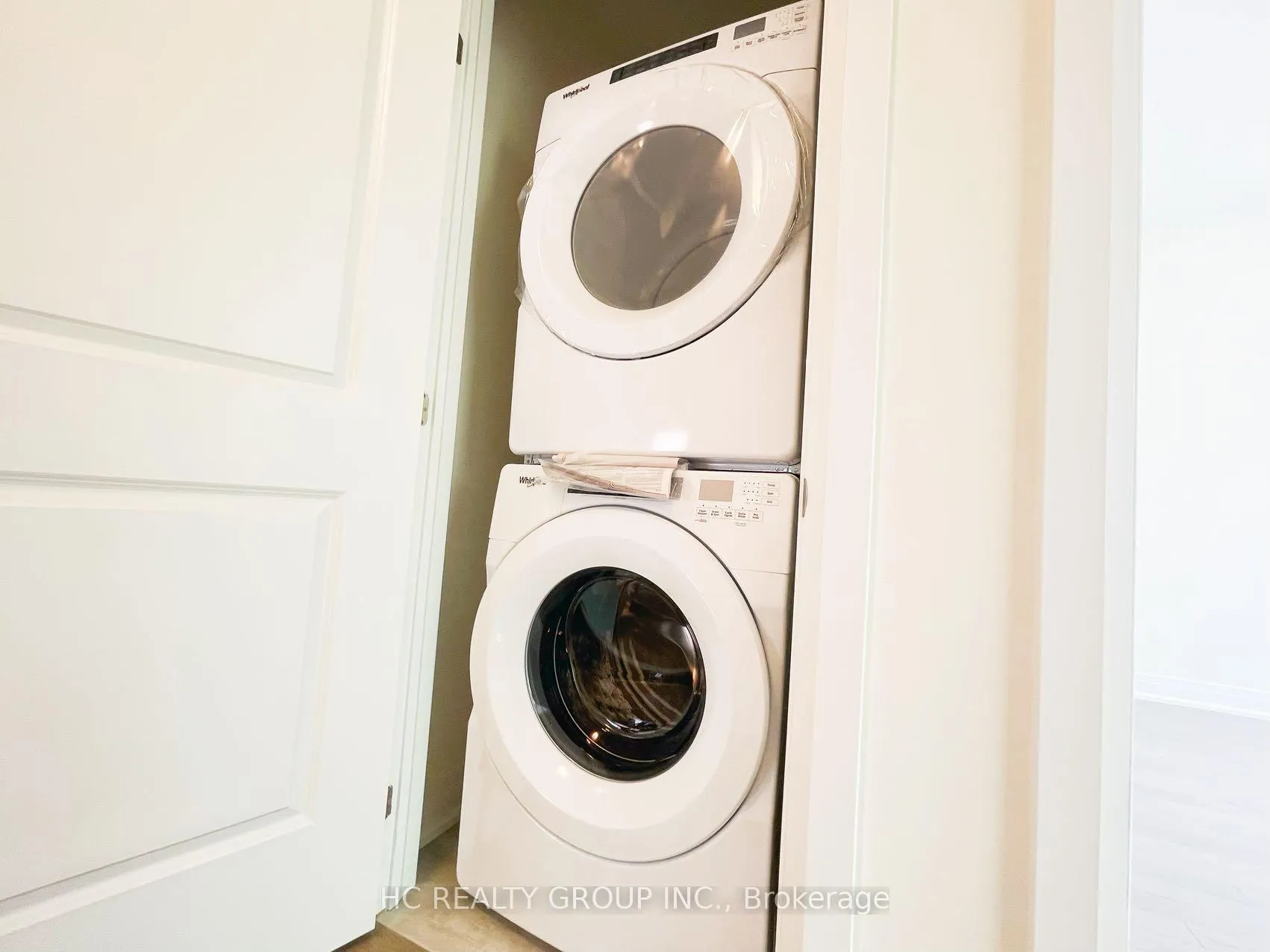 Photo 19 of 115A Bond Crescent, Richmond Hill, Oak Ridges — HOMEH