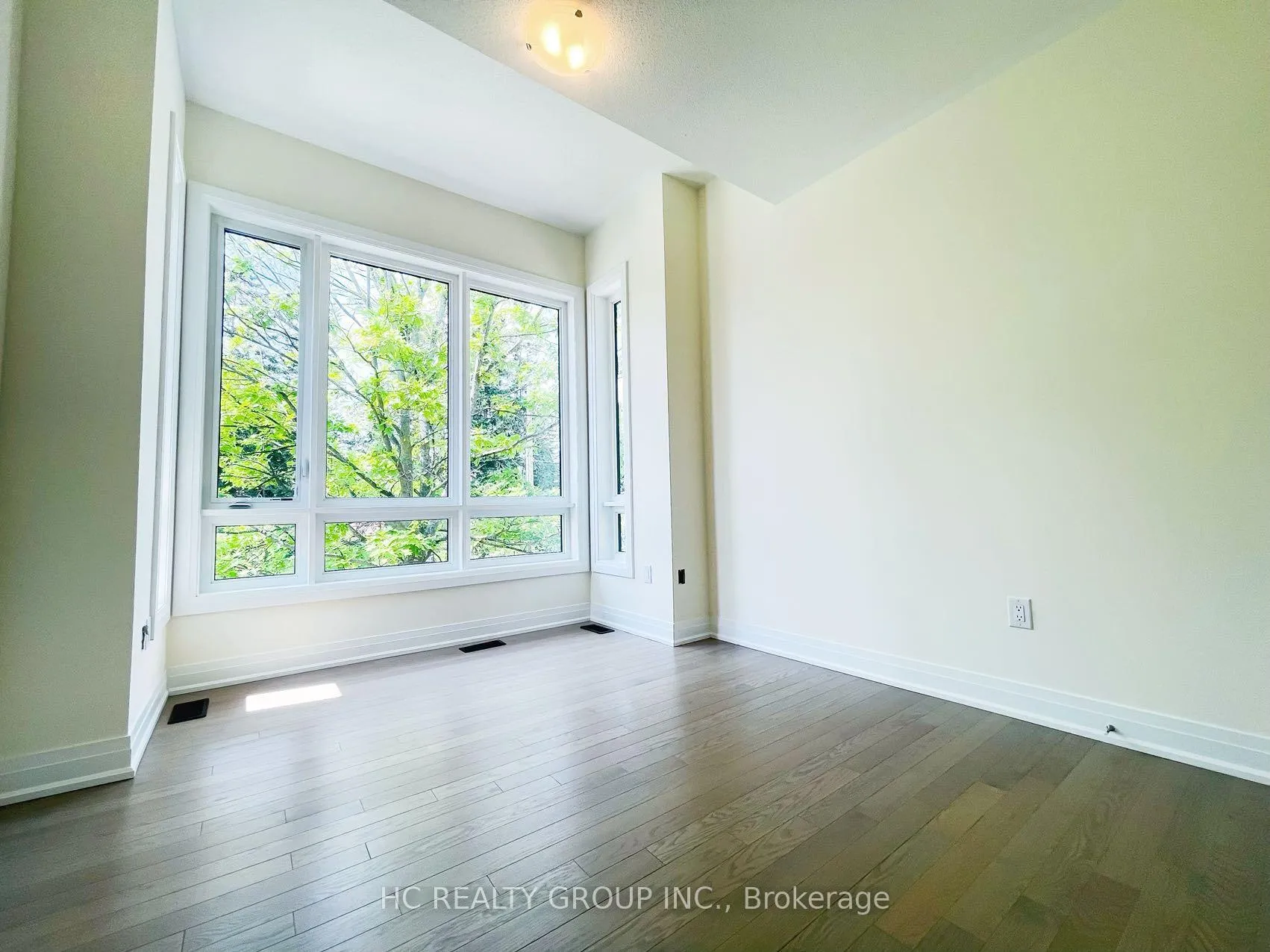 Photo 22 of 115A Bond Crescent, Richmond Hill, Oak Ridges — HOMEH