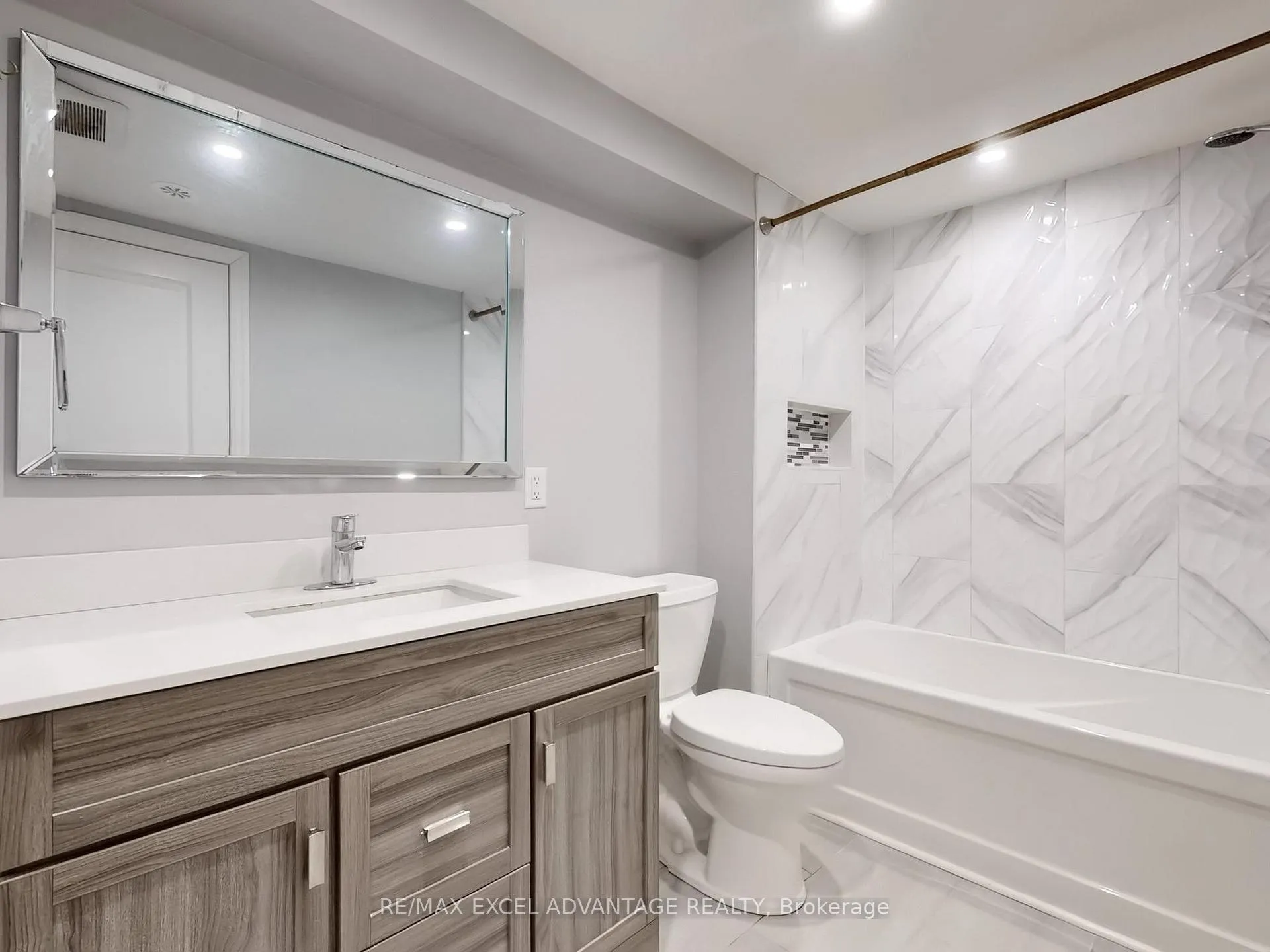 Photo 25 of Unit Lower, 542 Gibbons Street, Oshawa, McLaughlin — HOMEH