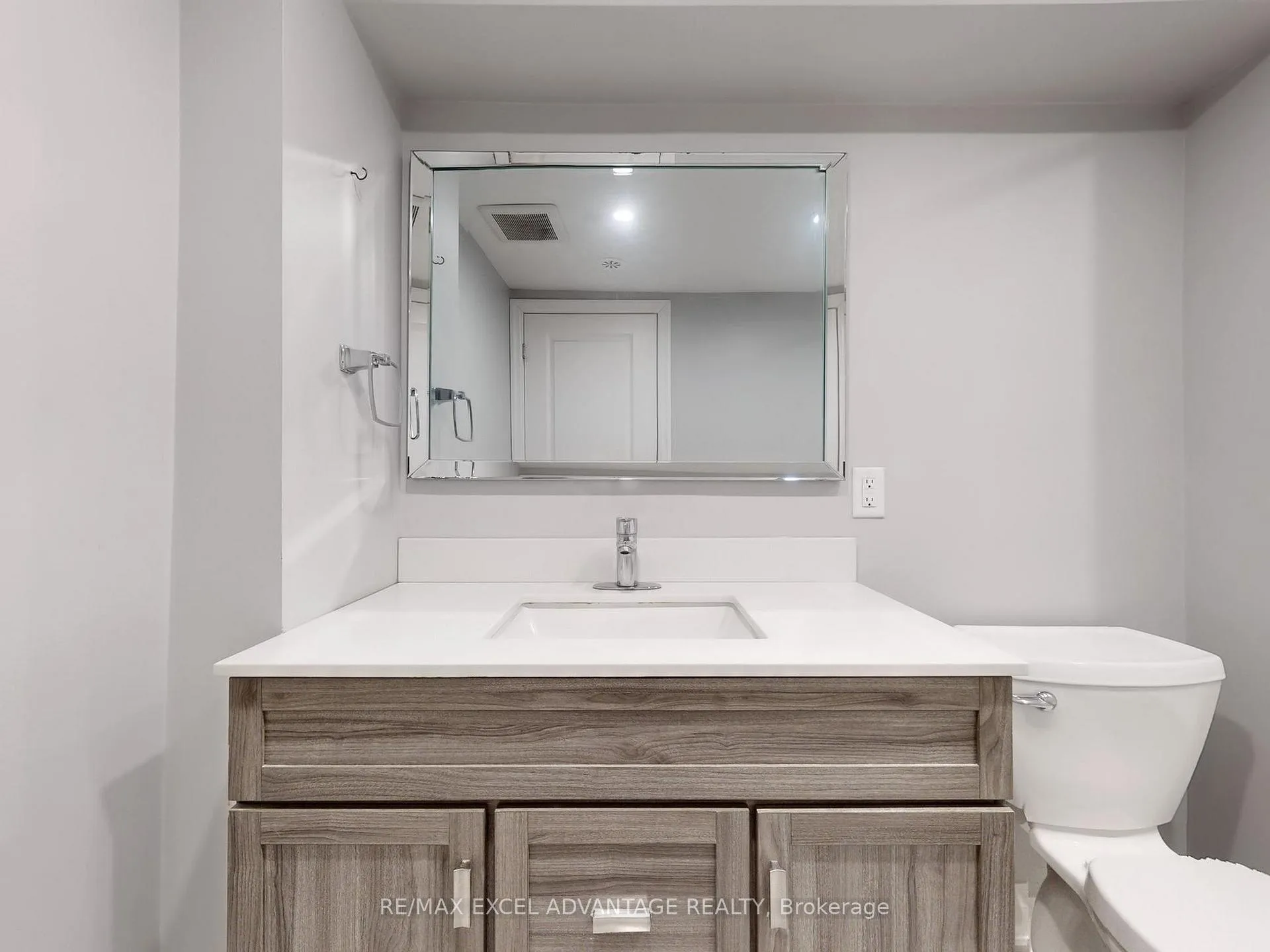 Photo 26 of Unit Lower, 542 Gibbons Street, Oshawa, McLaughlin — HOMEH