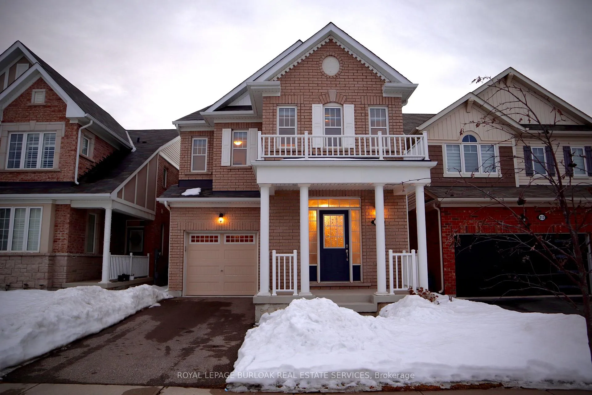 Photo 1 of 209 Stillwater Crescent, Hamilton, Waterdown — HOMEH