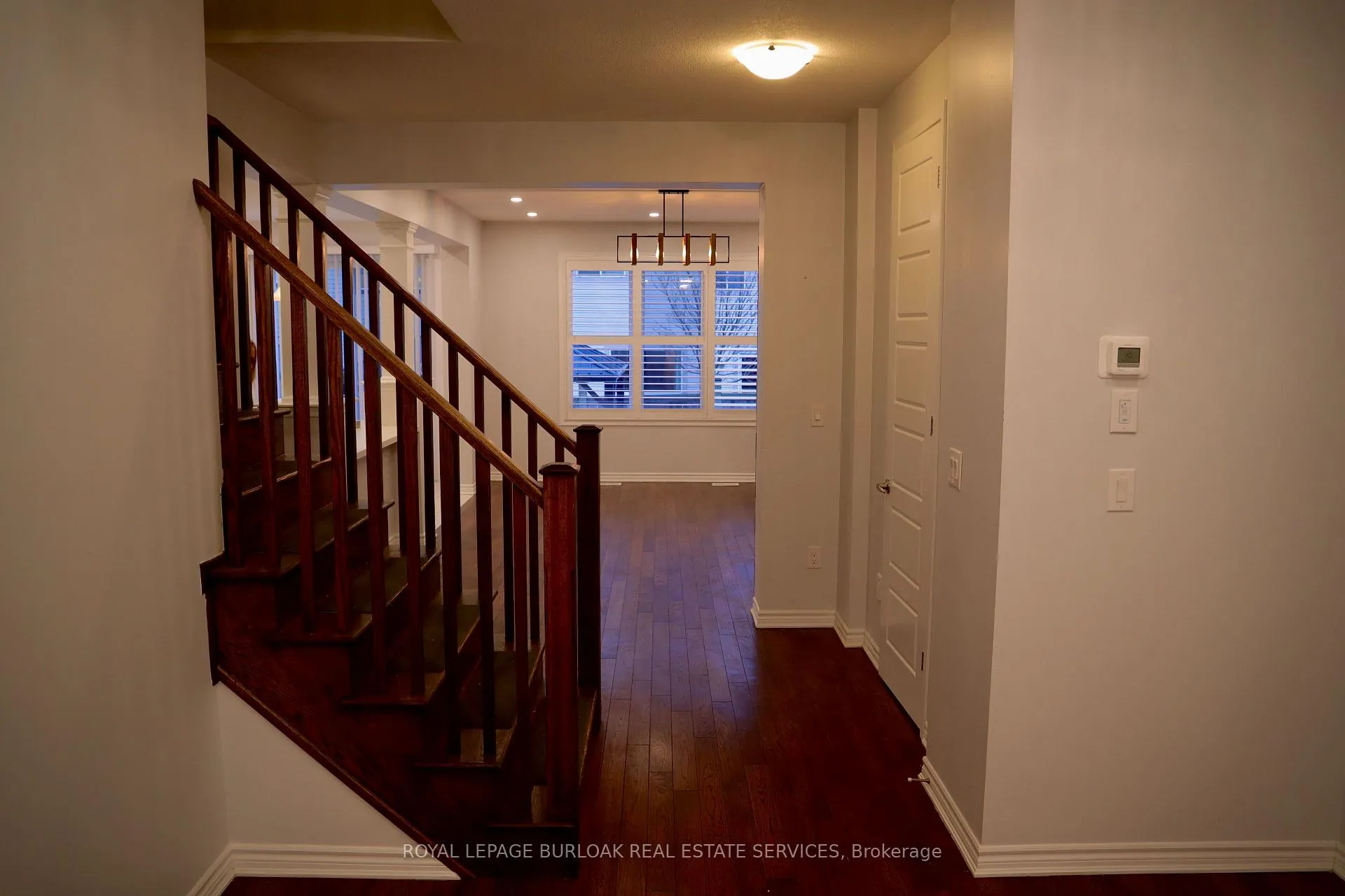 Photo 17 of 209 Stillwater Crescent, Hamilton, Waterdown — HOMEH