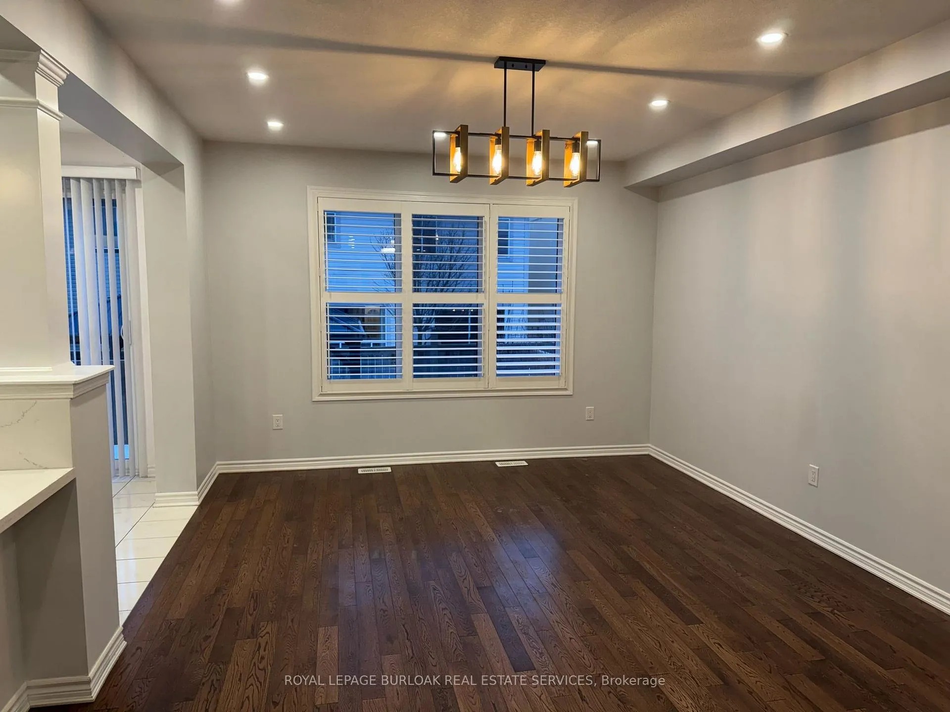 Photo 23 of 209 Stillwater Crescent, Hamilton, Waterdown — HOMEH