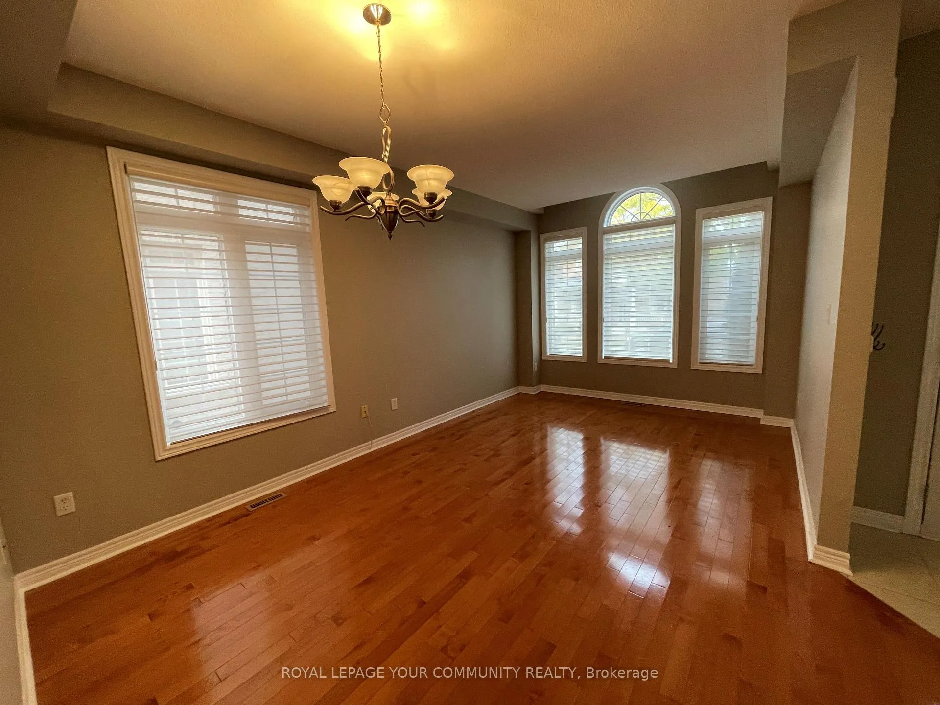 Photo 3 of 70 Evaridge Drive, Markham, Cornell — HOMEH