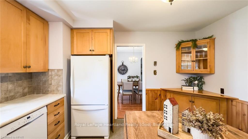 Photo 13 of 244 Catherine Street, Goderich, Goderich (Town) — HOMEH