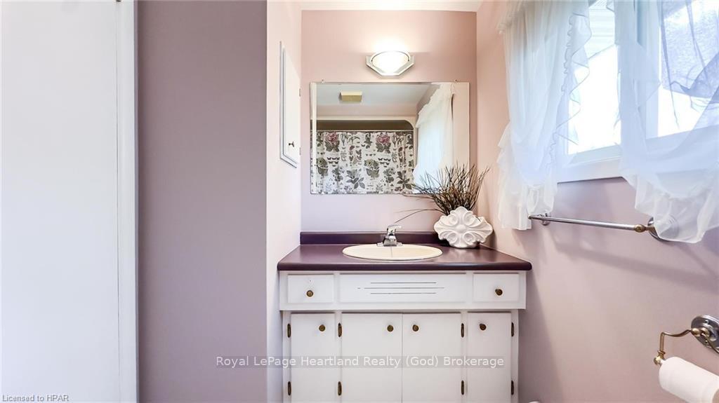 Photo 28 of 244 Catherine Street, Goderich, Goderich (Town) — HOMEH