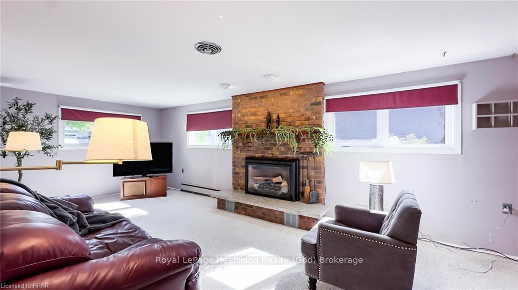 Photo 35 of 244 Catherine Street, Goderich, Goderich (Town) — HOMEH