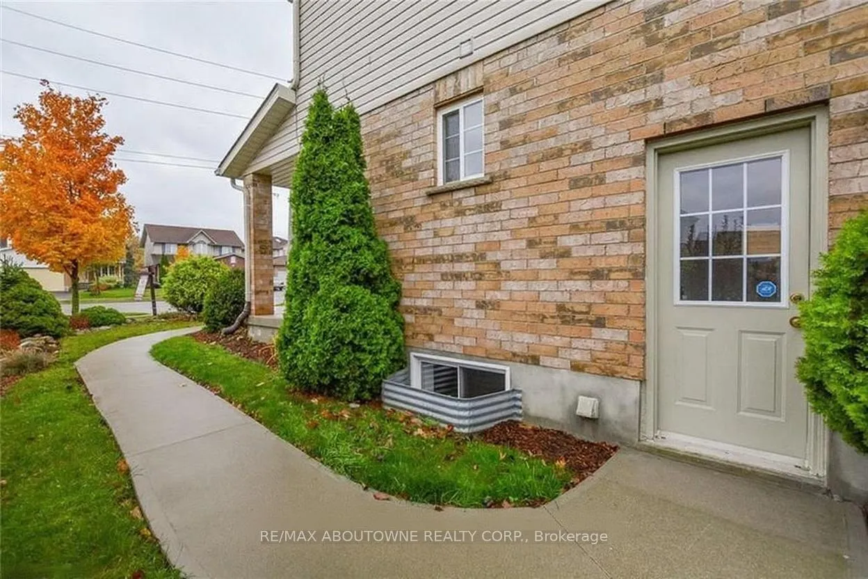 Photo 1 of 7 Clairfields Drive W, Guelph, Clairfields/Hanlon Business Park — HOMEH