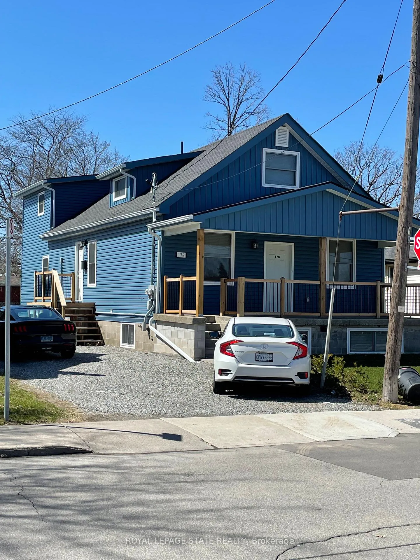 Front of Unit Lower, 176 Queensdale Avenue