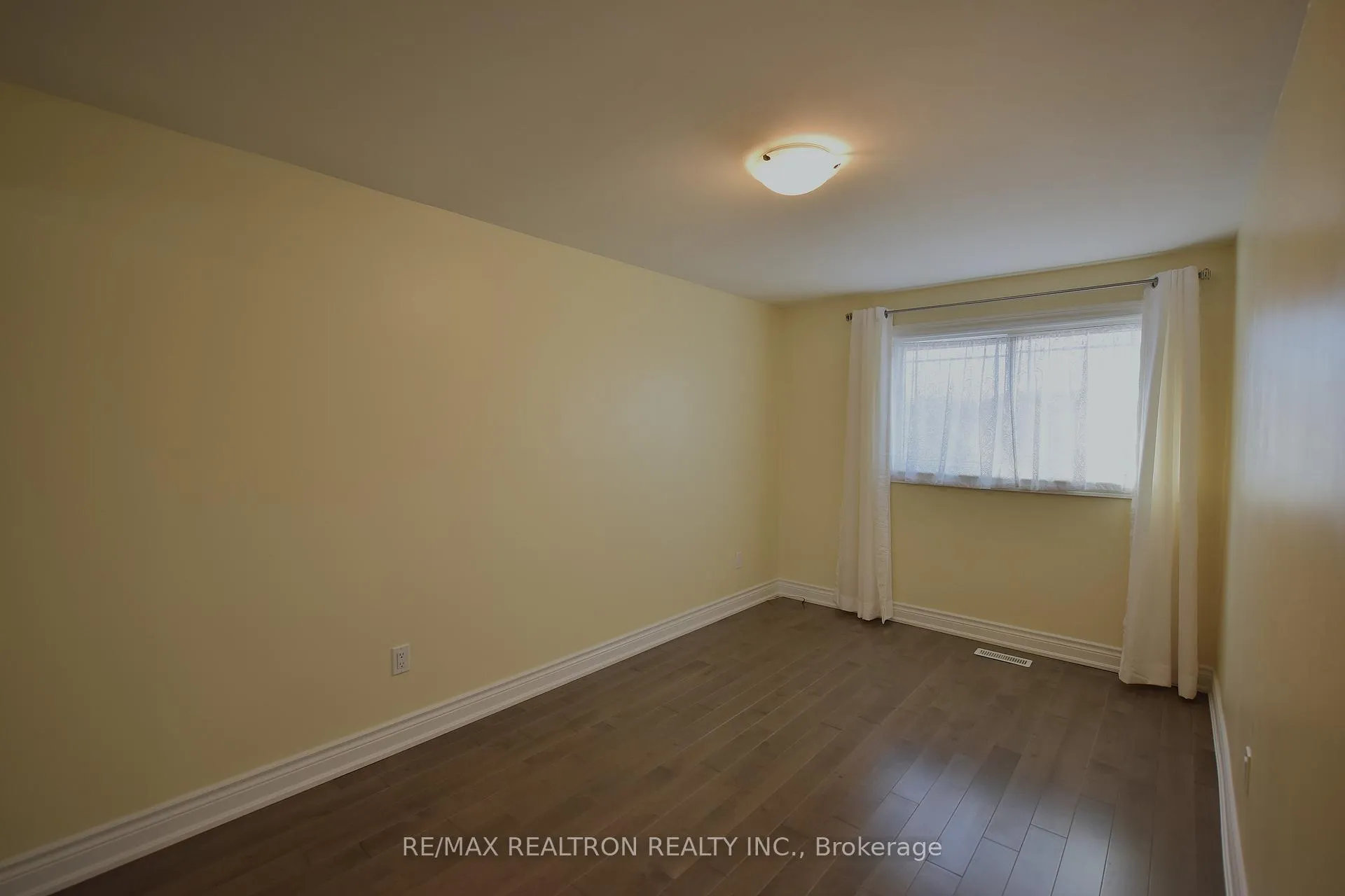 Photo 14 of 108 Rejane Crescent, Vaughan, Crestwood-Springfarm-Yorkhill — HOMEH
