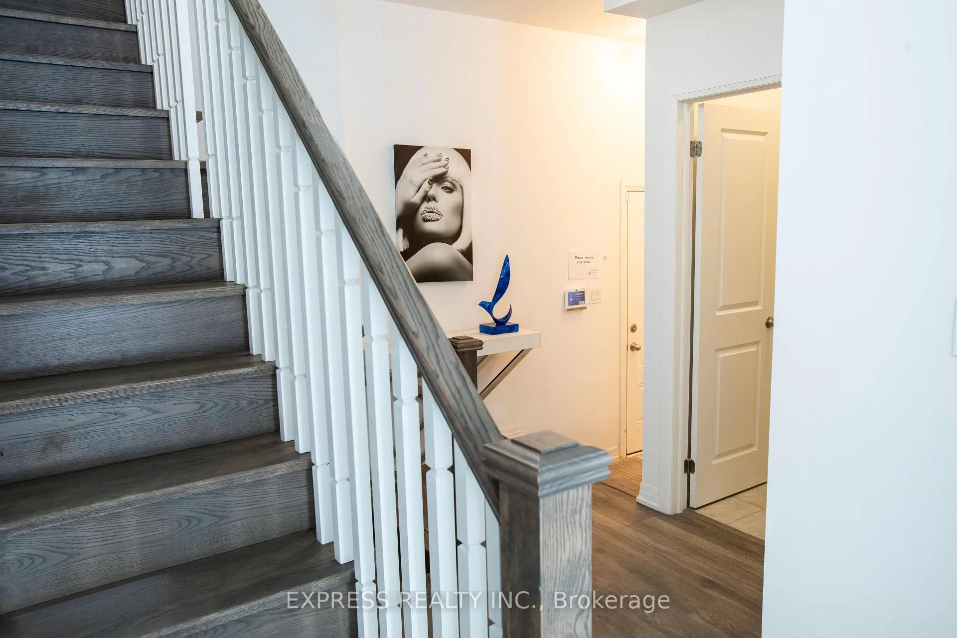 Photo 2 of 24 Alan Francis Lane, Markham, Cachet — HOMEH